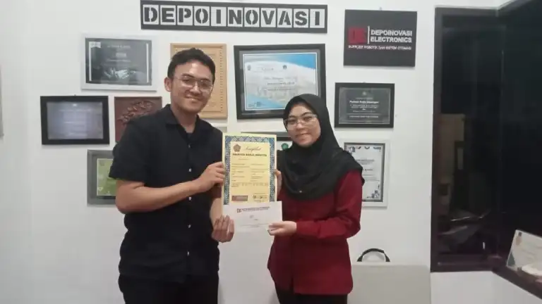 Peserta Student Apprenticeship dari Hochschule Darmstadt, Jerman di Depoinovasi Electronics